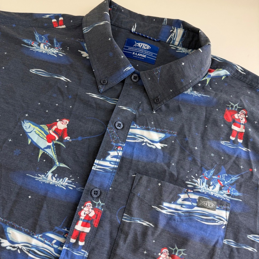 AFTCO Santa Fishing Boat Print Short Sleeve Button Down Men's XL Blue Christmas